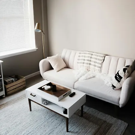 Skyluxe Boutique Living In Makati Apartment